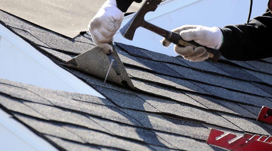 Professional gutter cleaning in Lockbourne, OH